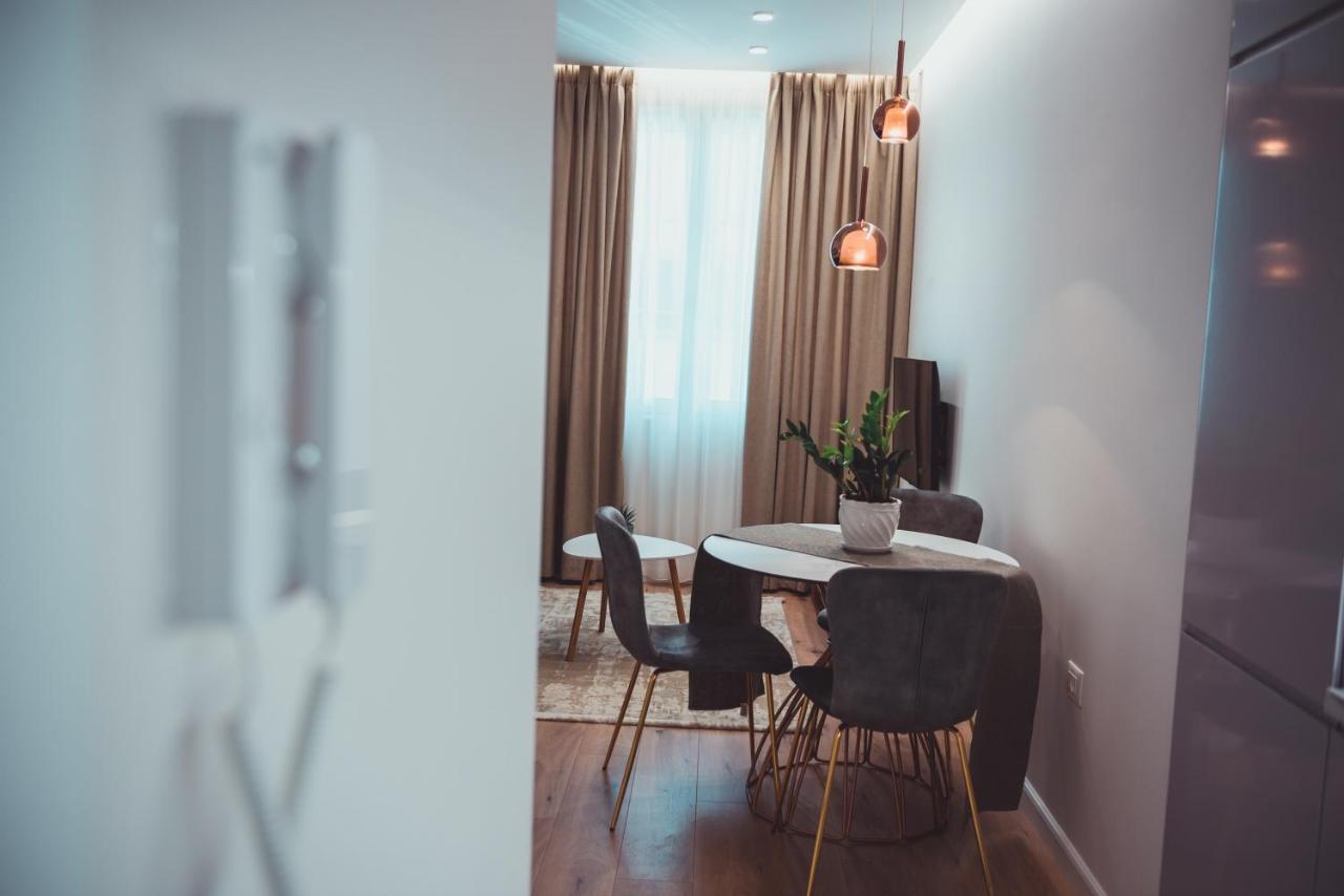 Tam Skanderbeg Square City Center Apartment No2 Tirana Buitenkant foto