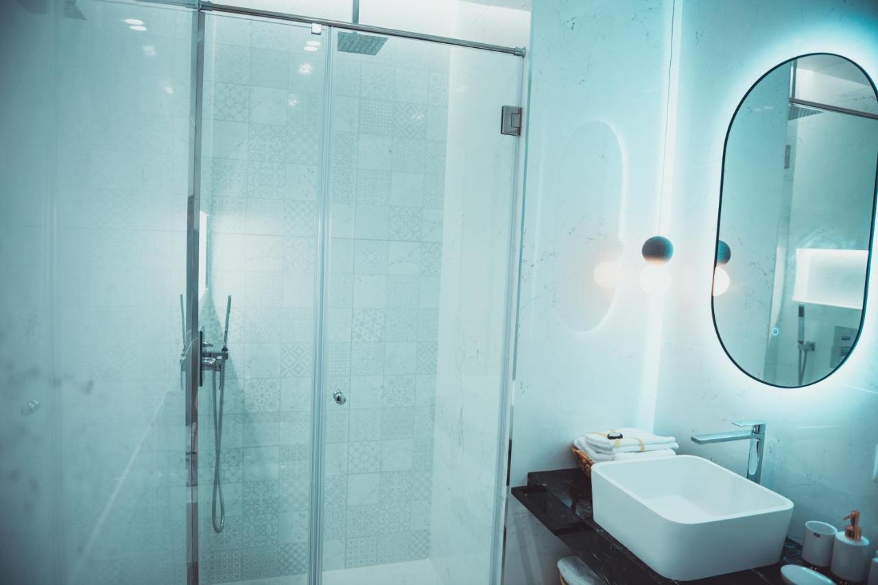 Tam Skanderbeg Square City Center Apartment No2 Tirana Buitenkant foto