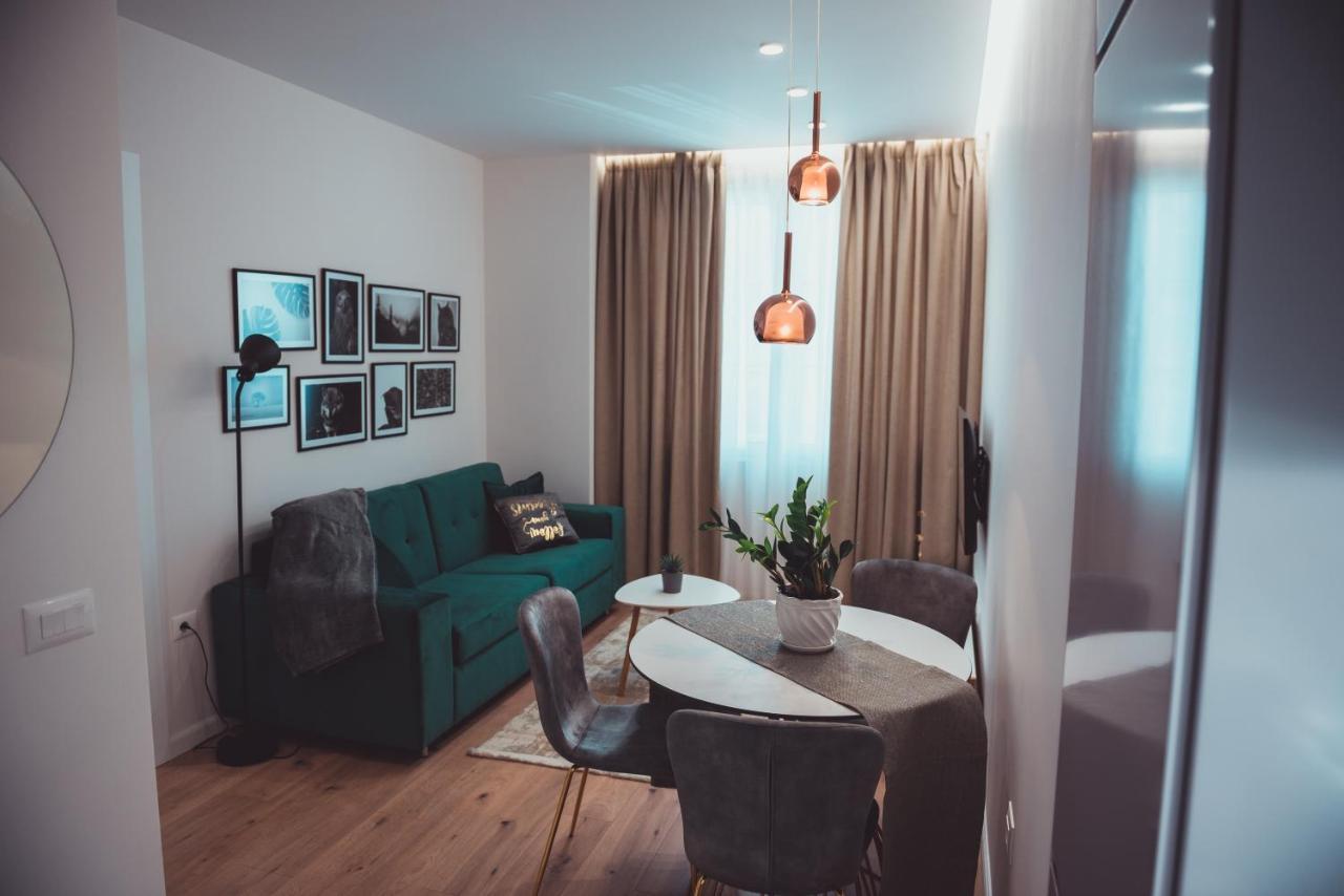 Tam Skanderbeg Square City Center Apartment No2 Tirana Buitenkant foto
