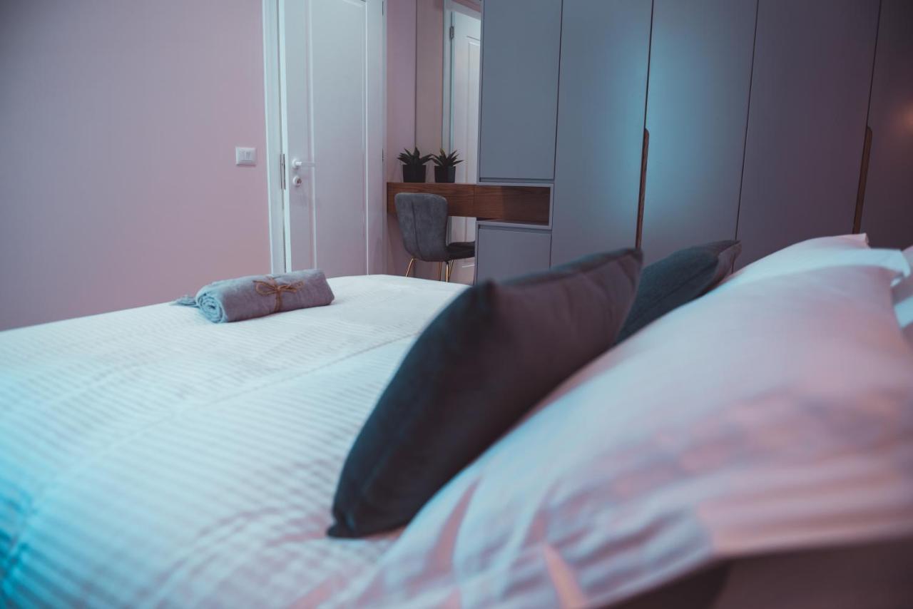 Tam Skanderbeg Square City Center Apartment No2 Tirana Buitenkant foto