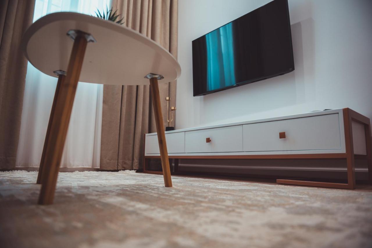 Tam Skanderbeg Square City Center Apartment No2 Tirana Buitenkant foto