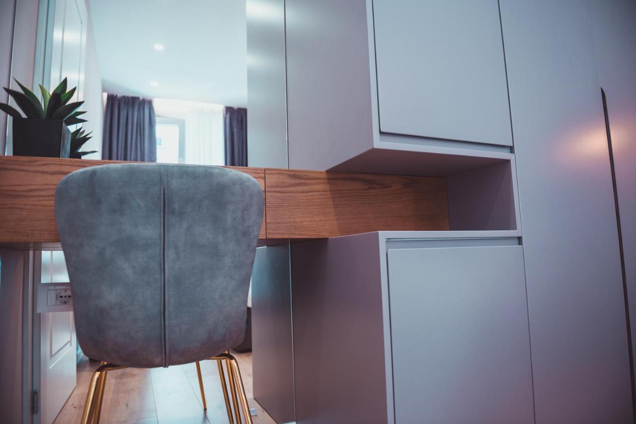 Tam Skanderbeg Square City Center Apartment No2 Tirana Buitenkant foto