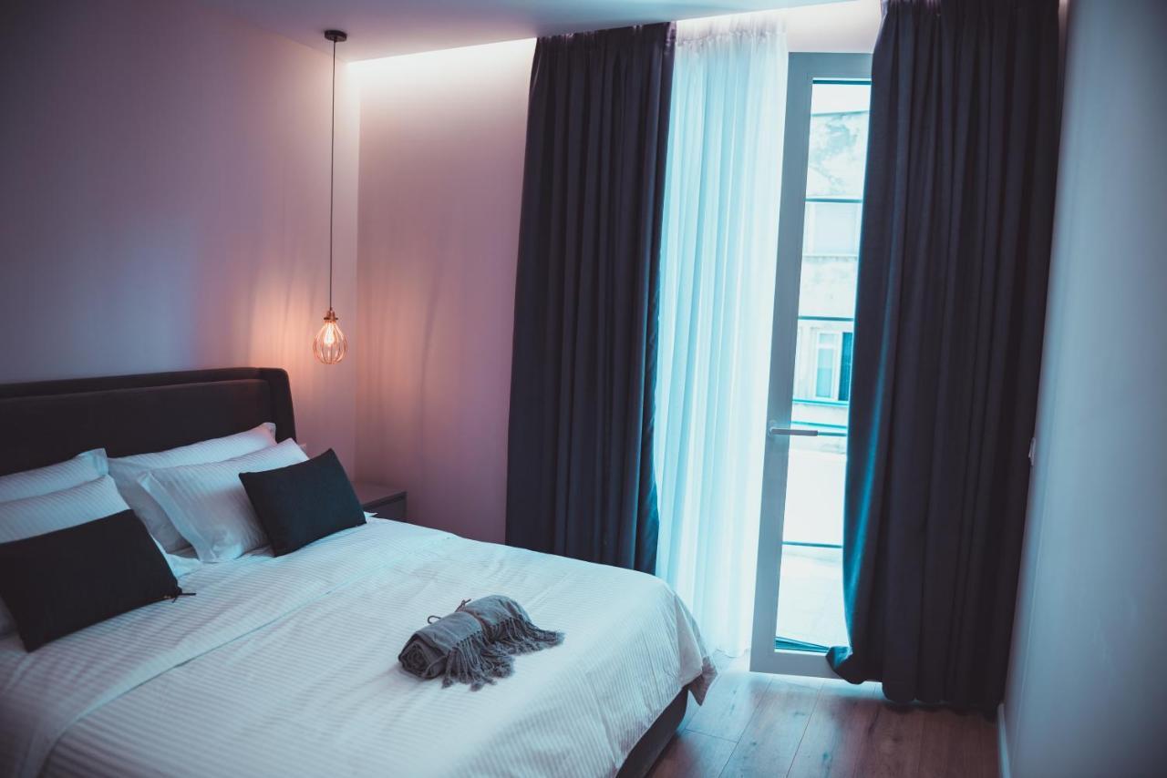 Tam Skanderbeg Square City Center Apartment No2 Tirana Buitenkant foto