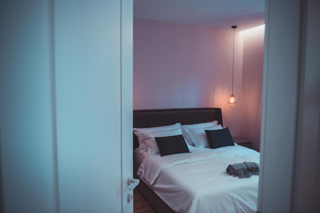 Tam Skanderbeg Square City Center Apartment No2 Tirana Buitenkant foto