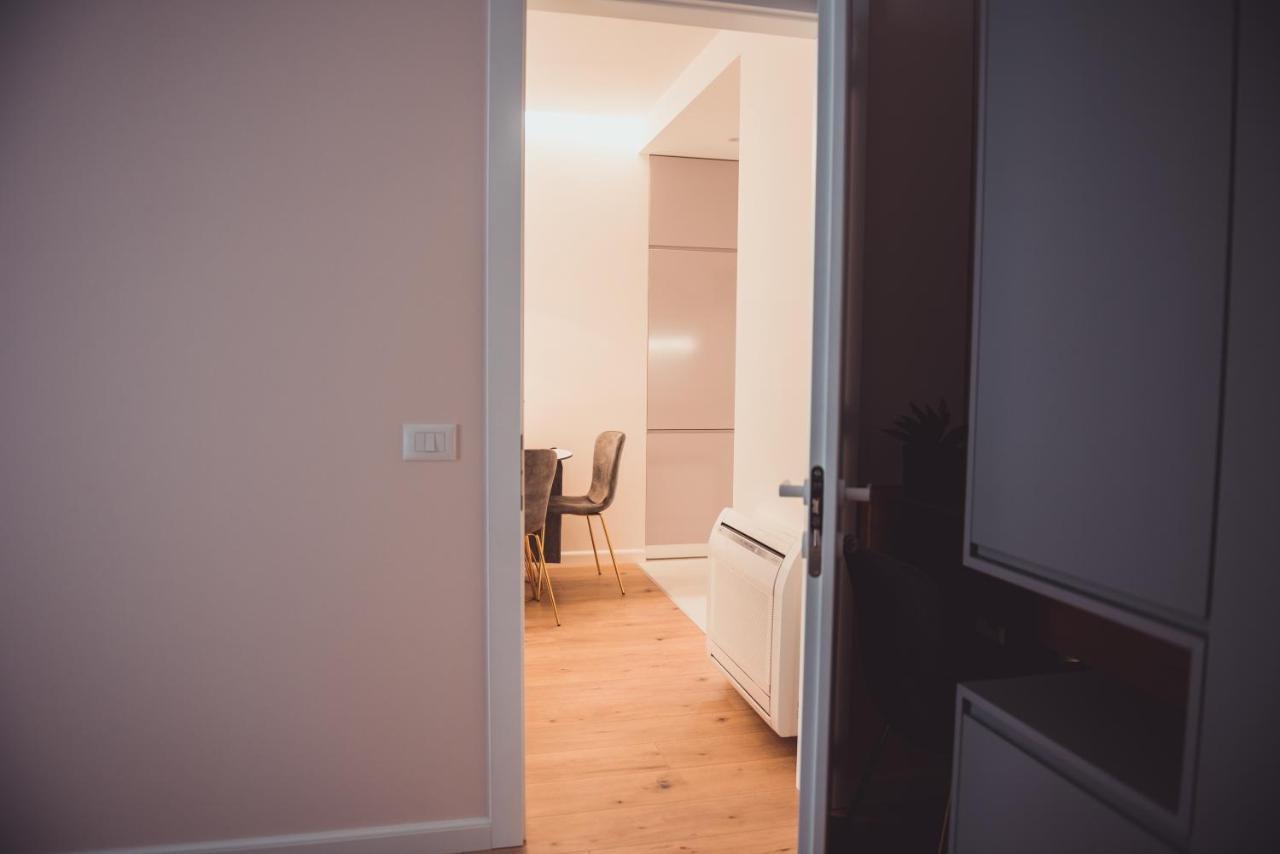 Tam Skanderbeg Square City Center Apartment No2 Tirana Buitenkant foto